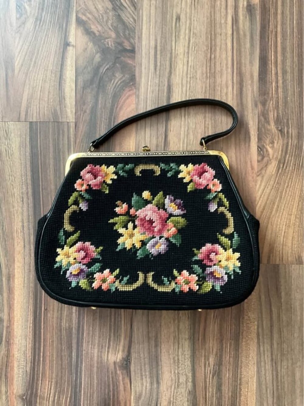Stunning Vintage embroidered handbag